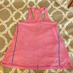 Vineyard Vines light weight performance top